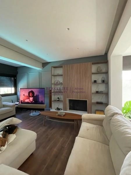 (For Sale) Residential Detached house || East Attica/Vari-Varkiza - 350 Sq.m, 4 Bedrooms, 850.000€