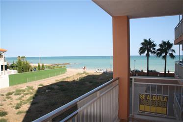Apartamento Nules (Castellón), grande, na 1ª linha da praia e com piscina