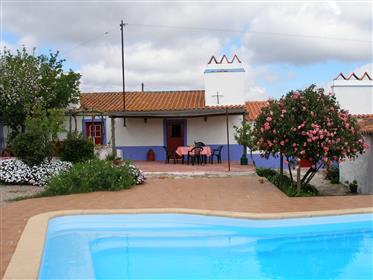  Hus på landet med pool nära Estremoz, Évora