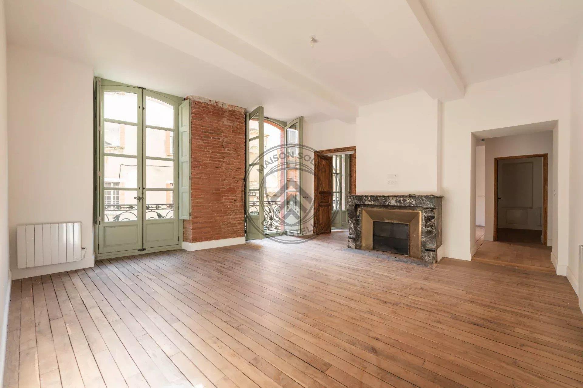 Exceptional apartment with elevator | In the heart of the Carmelites, Toulouse