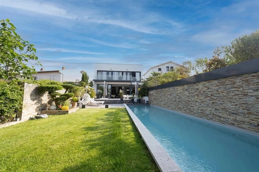 Exceptional Californian Home | Heart of the Côte-Pavée