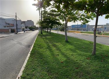 Sekakäyttöinen maa, Ah-Kim-Pechin alue, Campeche malecon, Campeche.