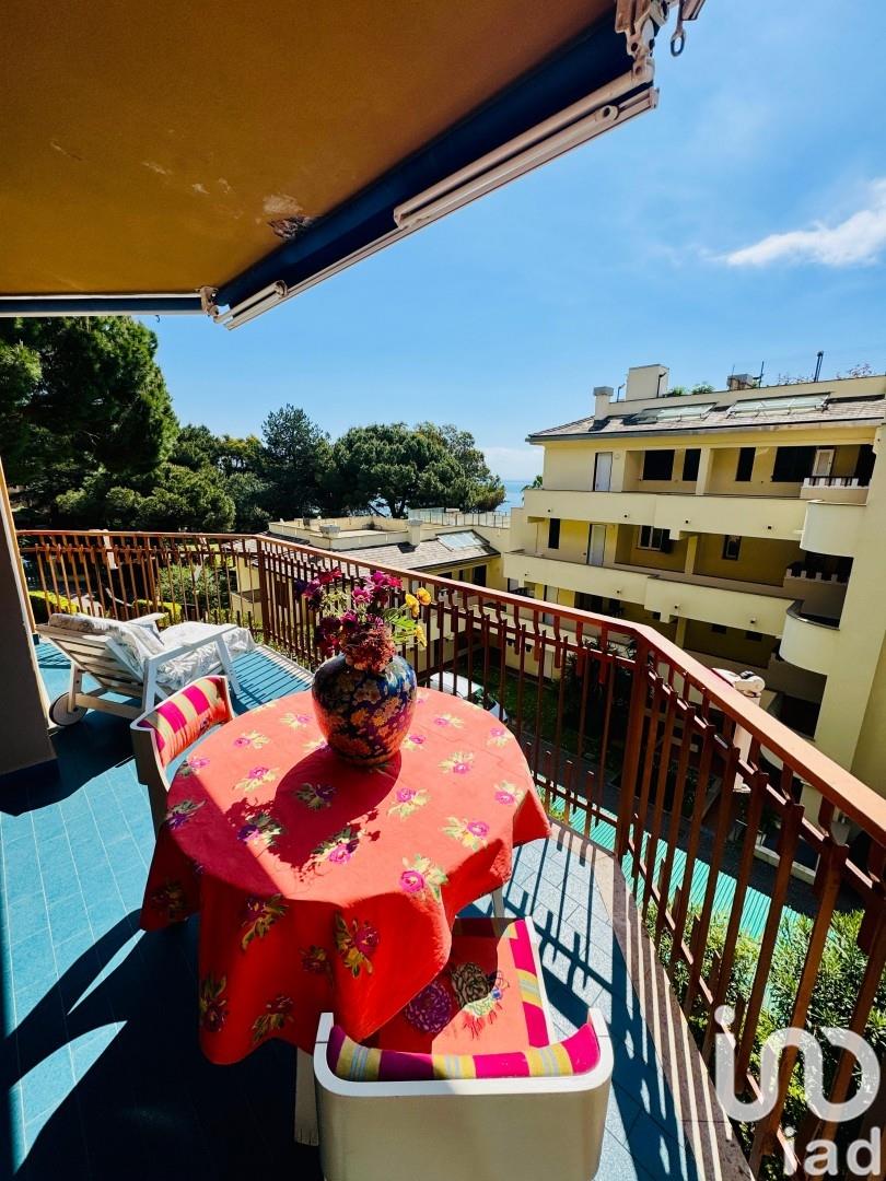 Sale Apartment 111 m² - 3 bedrooms - Arenzano