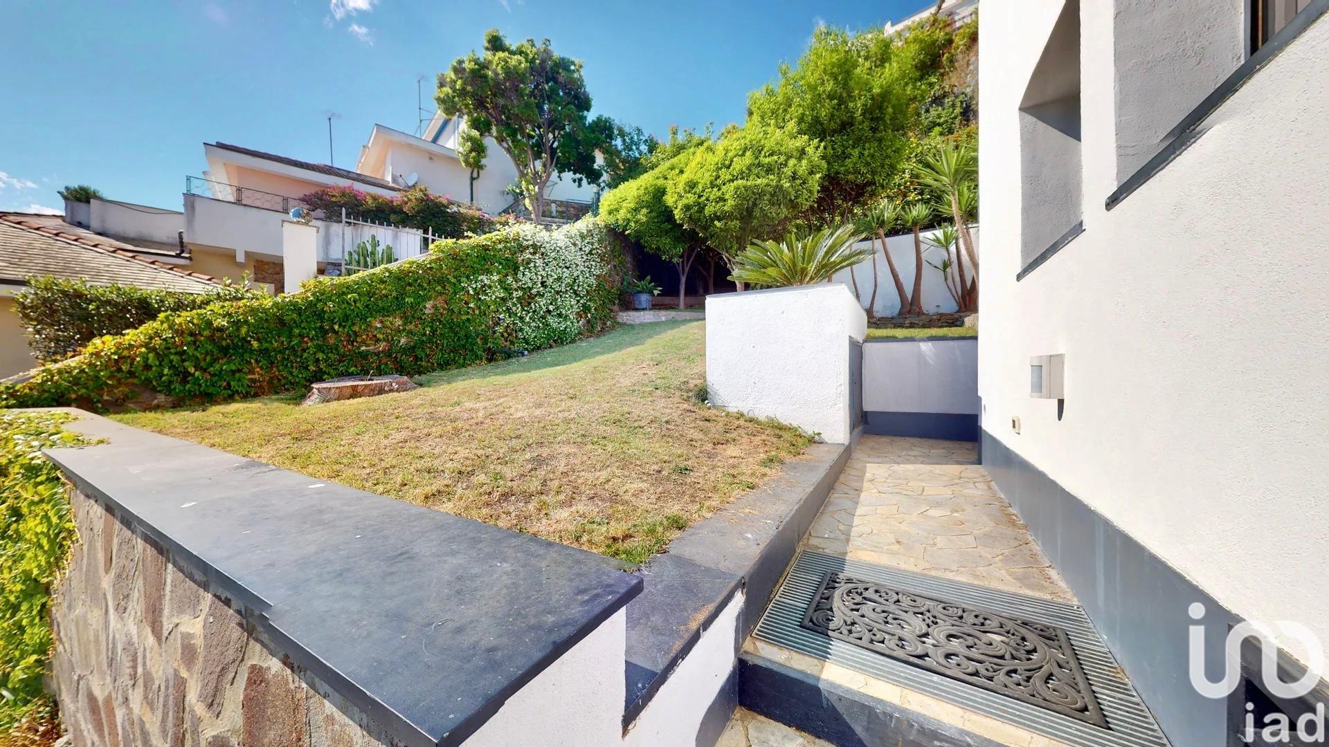 Sale Detached house / Villa 350 m² - 5 bedrooms - Arenzano