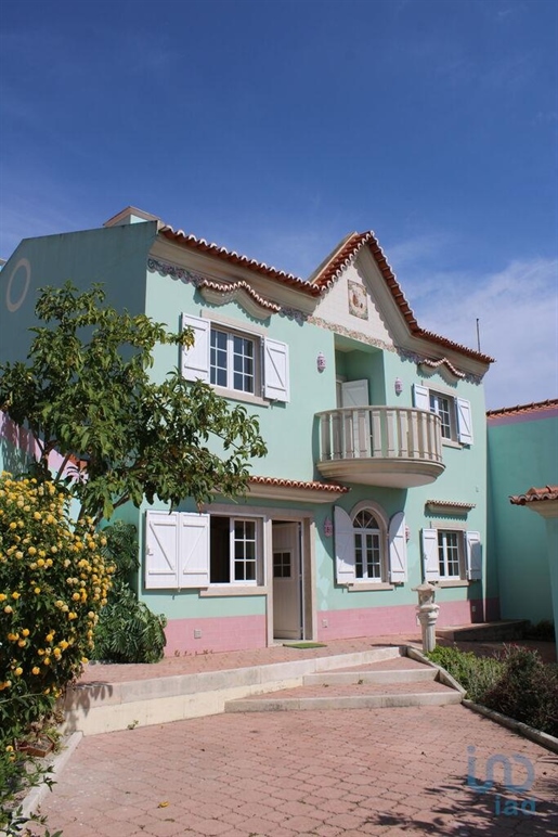 Traditional house with 4 Rooms in Leiria with 232,00 m²