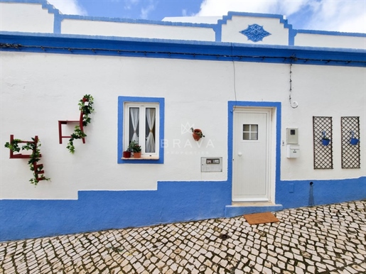 T1+1 house completely restored for sale in Pêra