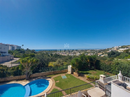 Studio for sale in Albufeira with pool and garden