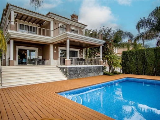 Villa mit 3+1 Schlafzimmern in Santa Bárbara de Nexe mit Meerblick | Schwimmbecken | Türkisches Bad