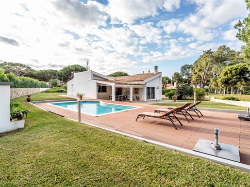 Vrijstaande villa met 3 slaapkamers in Vilamoura golf front met zwembad en garage