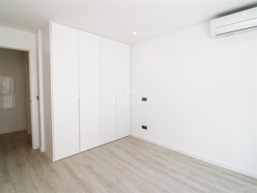 Neue 2-Zimmer-Wohnung zum Verkauf in Quarteira | Schwimmbecken | Garage | Meerblick
