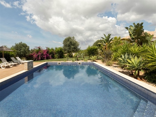2 begane grond moderne architectuur villa's met zwembad en tuin