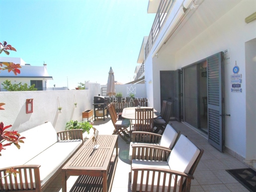 Villa met 4 slaapkamers in een gated community met zwembad en uitzicht op de Ria in Olhão