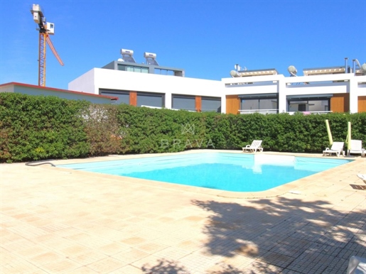 4 bedroom villa in a gated community with pool and views of the Ria in Olhão