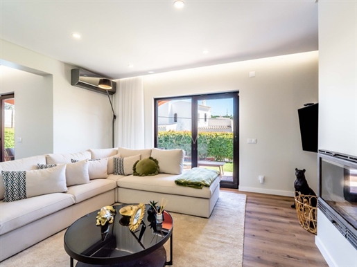 Volledig gerestaureerde 3+1 slaapkamer villa te koop in Vilamoura - Zwembad - Jacuzzi - Tuin