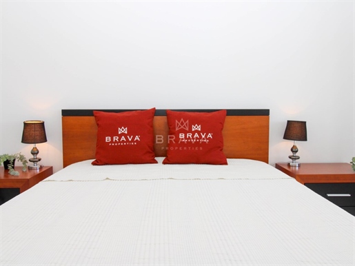 Apartamento de 2 dormitorios en venta en Quarteira | Renovación Total | Playa | Cochera