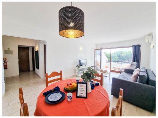 1-Bedroom Apartment in Vilamoura with pool and garden