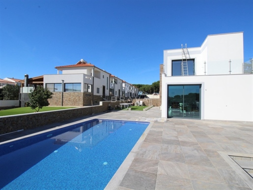 3 bedroom villa with garden and private pool