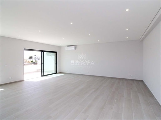Apartamento de 3 habitaciones en Quelfes- Olhão Construcción nueva | Garaje con caja | Balcón grande