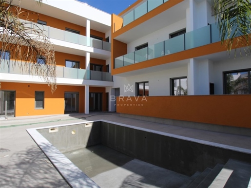 Apartamento T2 Novo com piscina e garagem