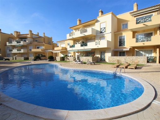 2 Bedroom Top Floor Apartment with Pool and Garage