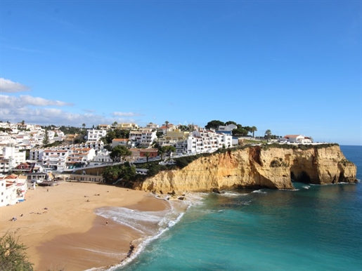 1 bedroom flat with terrace in the centre of Praia do Carvoeiro