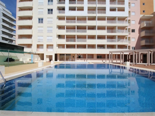 2 bedroom flat 350 metres from the beach