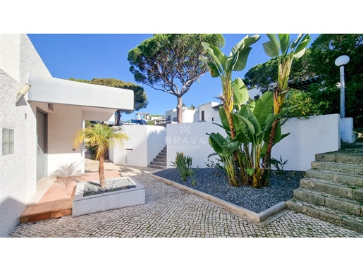 Villa mit 2 Schlafzimmern zum Verkauf in Vilamoura mit privatem Pool und Außenparkplatz