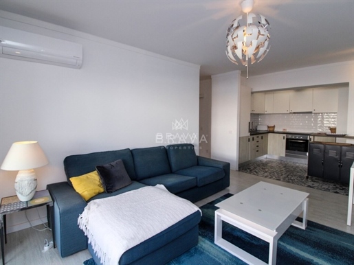 Renovated 2 bedroom apartment with sea view next to Praia de Quarteira