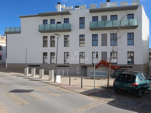 Appartement neuf de 2 chambres à vendre à Pêra