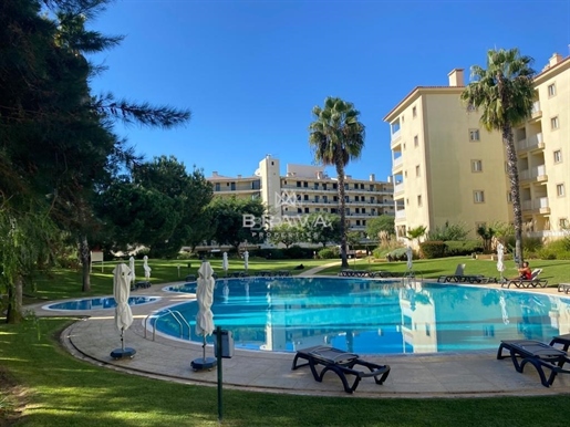 2 bedroom apartment in Vilamoura with sea view and quiet residential area