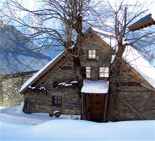 Zrekonštruovaná farma / cottage. Lyžiarske stredisko z Alpe d'Huez