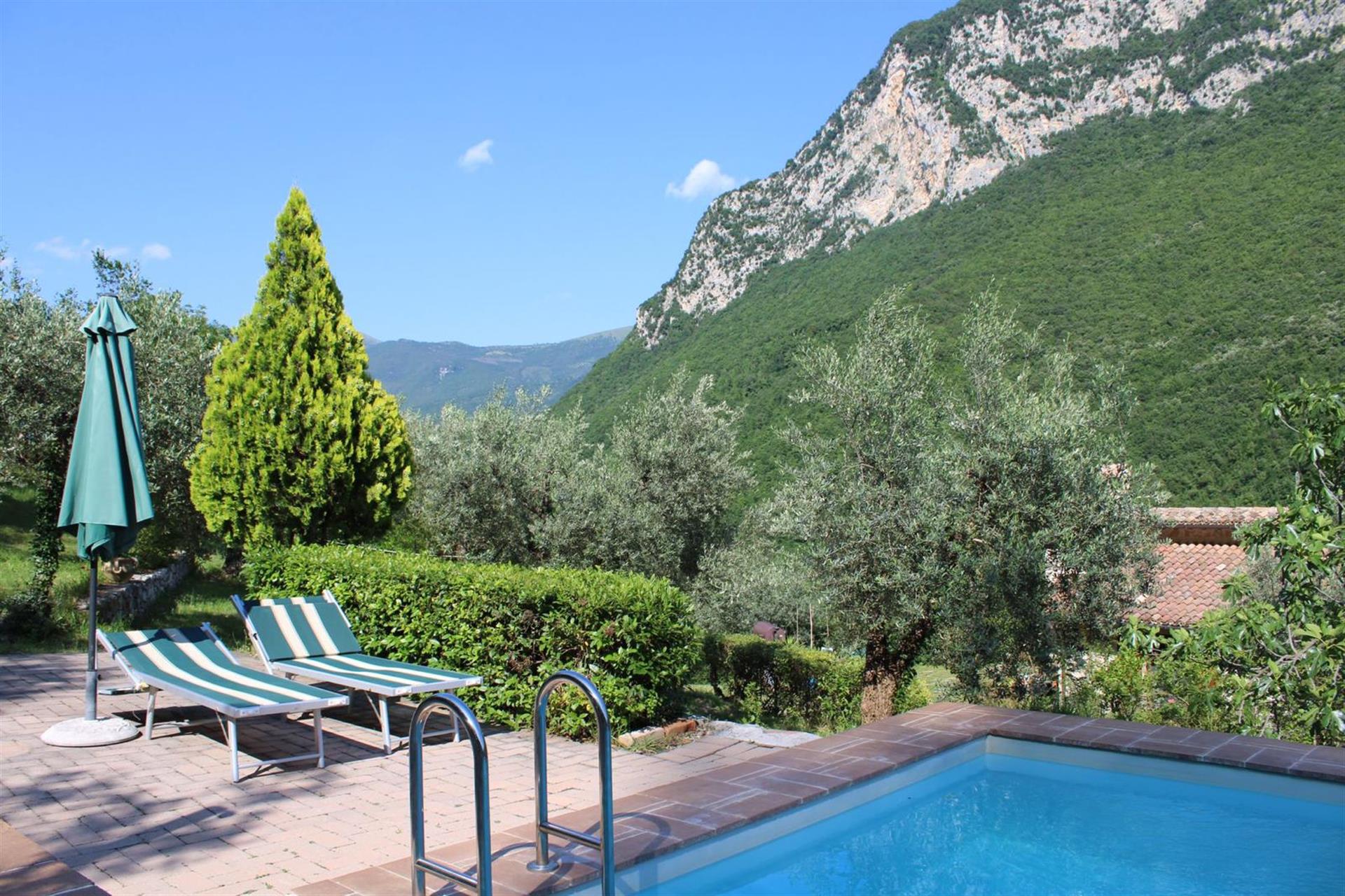 Casale residenziale e turistico ricettivo con piscina