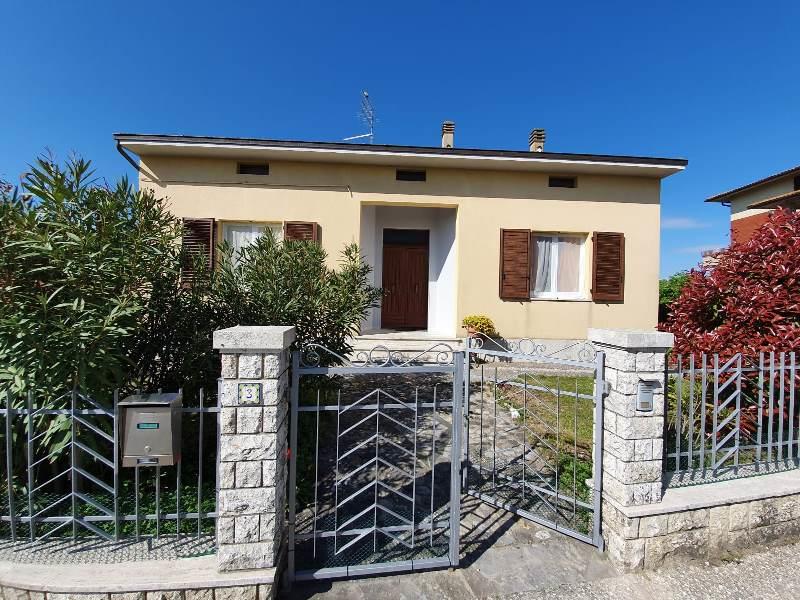 Detached villa with garden