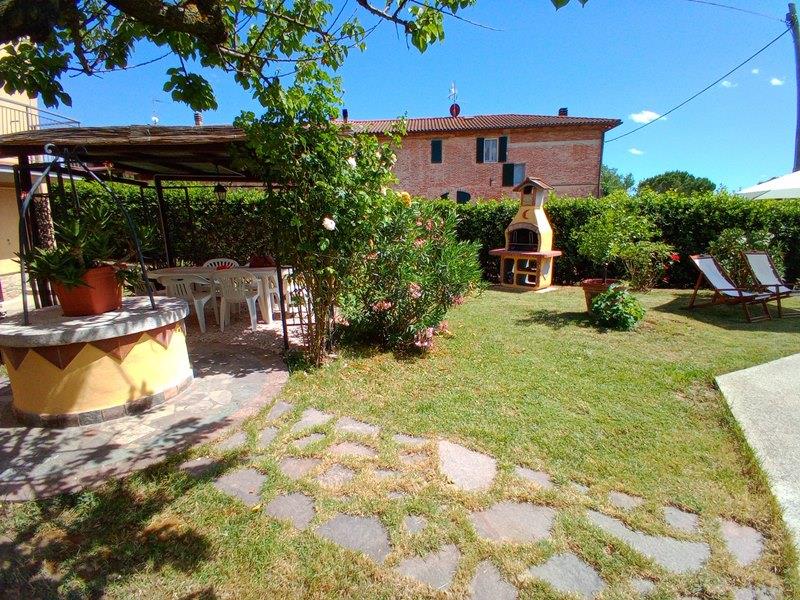 Detached villa with garden