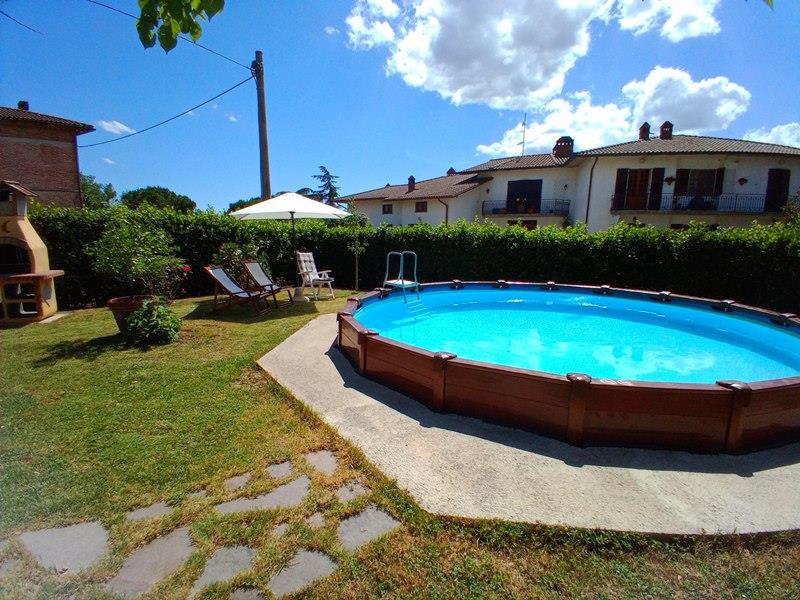 Detached villa with garden