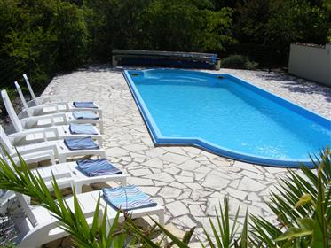 Villa con piscina y excelentes vistas