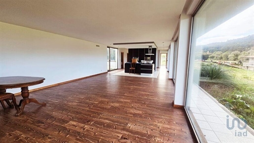 Huisvesting met 4 Kamers in Braga met 352,00 m²
