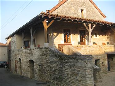 Typisk hus i Clunysois