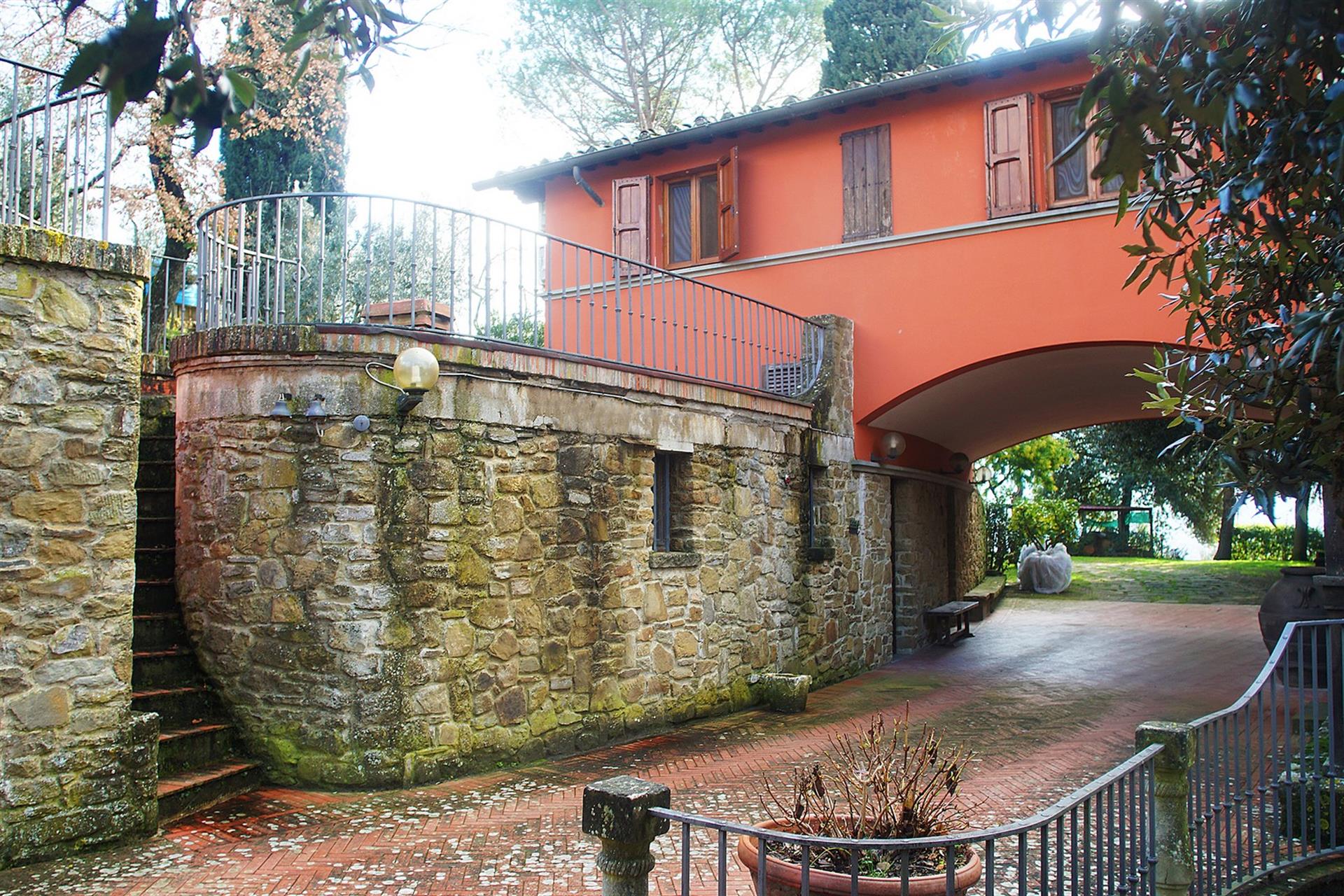 Historic villa with park and swimming pool