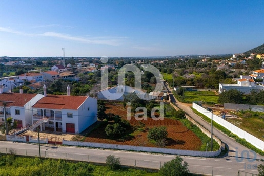House with 4 Rooms in Faro with 244,00 m²