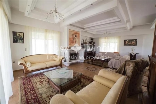 (For Sale) Residential Villa || Messinia/Kalamata - 335 Sq.m, 6 Bedrooms, 1.200.000€