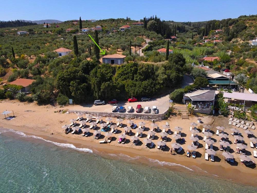 2365 – Nieuwe lagere prijs! Onafgemaakt gebouw aan zee