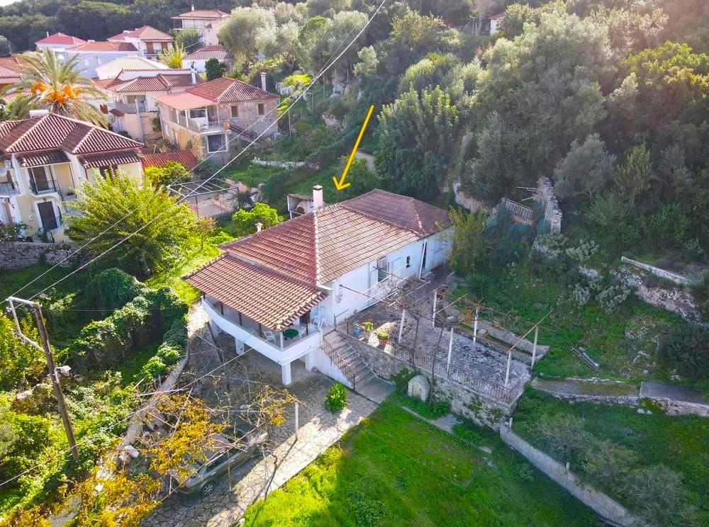 2367 – A beautiful property in Petrochori village