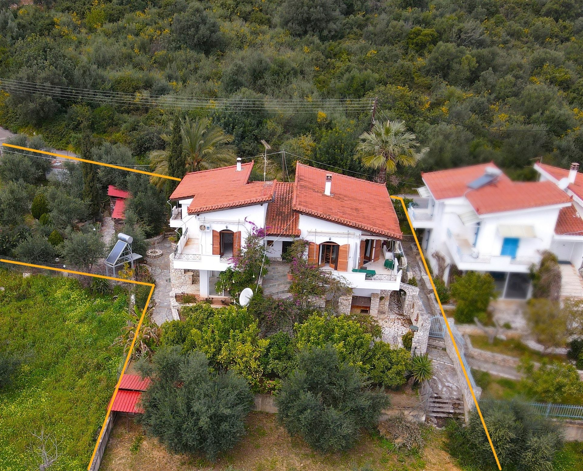 2378 – Un bien immobilier séduisant sur les collines des Chrános