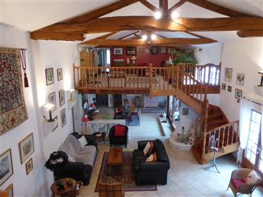Spacious barn conversion with 2 bedroom cottage. 