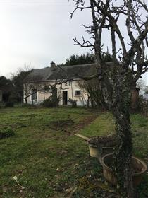 Starý venkovský dům na rekonstrukci, obrovský potenciál, 3500 m2, 1h 30 od Paříže, příležitost k se