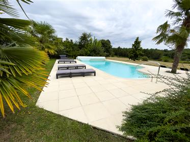 Country house with gites and Pool on 2 Ha of land, stunning views ! Must see. 