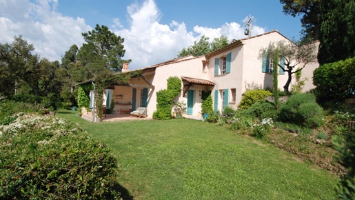 Provencal Villa with superb views over the medieval village of Grimaud