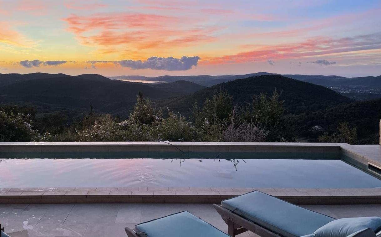 Luxurious Villa with Private Pool, sauna and Panoramic Views