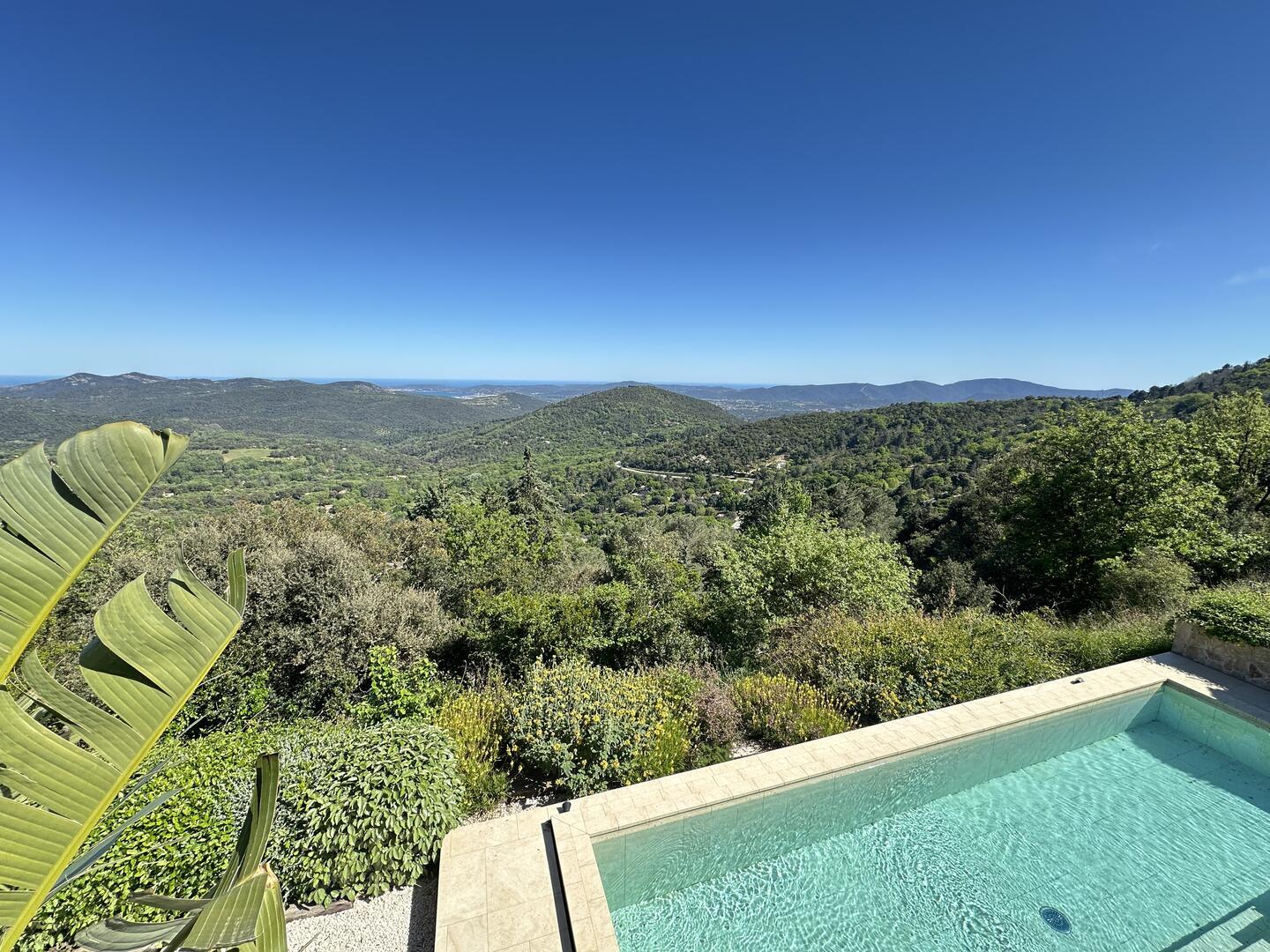 Luxurious Villa with Private Pool, sauna and Panoramic Views